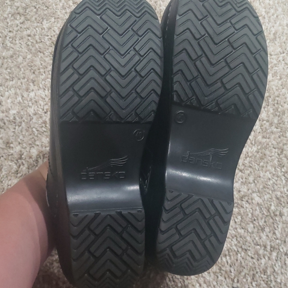 Blk Dansko Clogs Size 40 - image 5